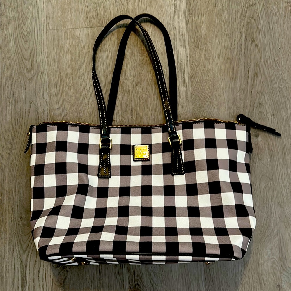 Dooney & Bourke Black and white tote